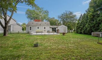 73 Penguin Ave, Warwick, RI 02818
