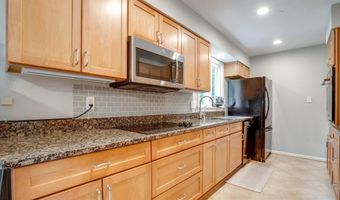 8217 CINDY Ln, Bethesda, MD 20817