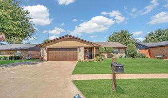 605 Comanche Trl, Altus, OK 73521