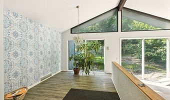 615 Glen Eden Ct, Aurora, OH 44202