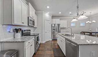 14697 Norfleet Dr, Athens, AL 35613