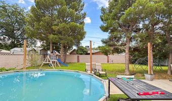 1504 S Country Club Cir, Carlsbad, NM 88220
