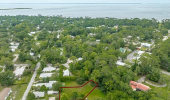 225 A Ave G, Apalachicola, FL 32320