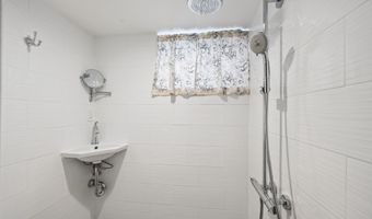 2146 S OAKLAND St S, Arlington, VA 22204