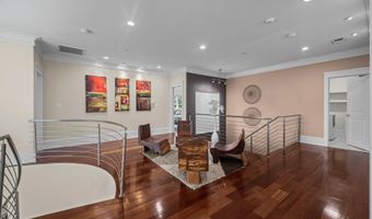 9715 SINGLETON Dr, Bethesda, MD 20817