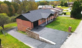 413 TANGLEWOOD Dr, Princeton, WV 24740