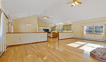 9 Snug Harbor Rd, Belgrade, ME 04917