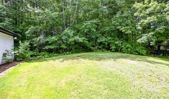 852 Pequawket Trl, Baldwin, ME 04091