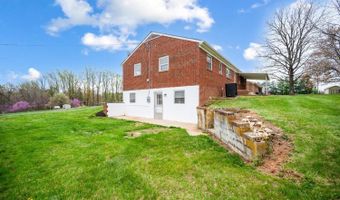 171 Peach St, Appomattox, VA 24522