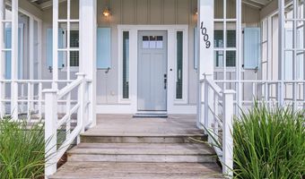 1009 Fiji Dr, Rockport, TX 78382