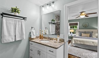 2538 Arnold Dr E, Charlotte, NC 28205