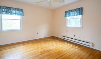 153 12th St, Belford, NJ 07718