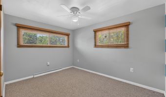 911 David St, Antioch, IL 60002