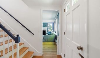 24 Wildflower Rd, Barrington, RI 02806