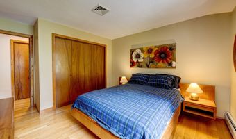 15 Brookridge Dr, Avon, CT 06001