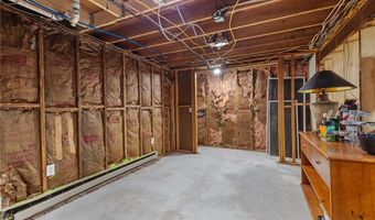1958 Cranston St, Cranston, RI 02920
