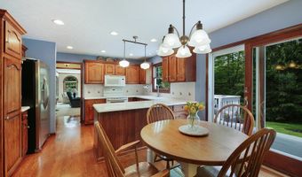 450 Eldridge Rd, Aurora, OH 44202