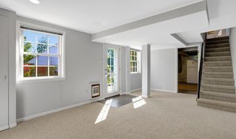 2911 EDGEHILL Dr, Alexandria, VA 22302
