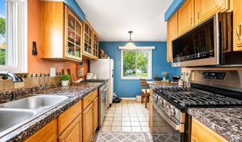 939 Liberty St, Algonac, MI 48001