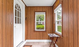 33 Upland Way, Barrington, RI 02806
