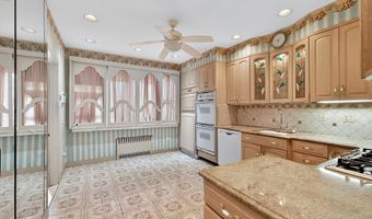98 W 31ST St, Bayonne, NJ 07002