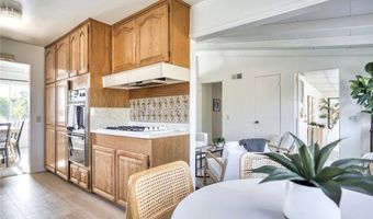 324 N La Reina St, Anaheim, CA 92801