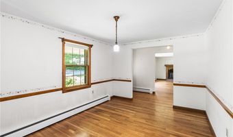 105 Fairfield Dr, North Kingstown, RI 02852