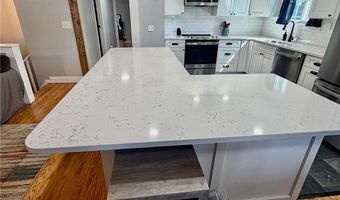 770 Metacom Ave, Bristol, RI 02809