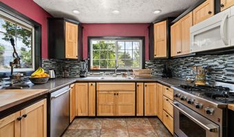 2140 N Valley View Rd, Ashland, OR 97520