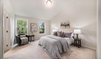 2856 Ridington Rd, Ann Arbor, MI 48105