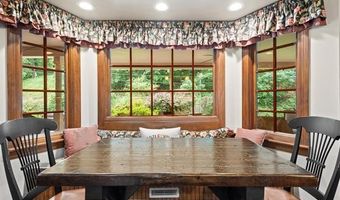 946 Briarwood Dr, Bartlesville, OK 74006
