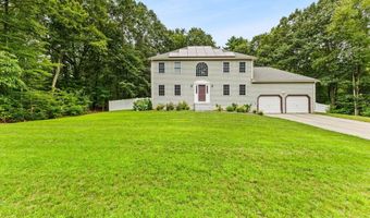 4 Crestwood Dr, Blackstone, MA 01504