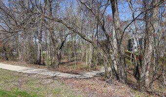 258 Grassmere Ct, Aberdeen, NJ 07747