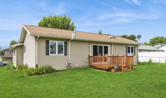 206 Buckeye Ln, Riverside, IA 52327