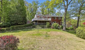 4 Alan Rd, Danbury, CT 06810