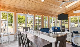 56 Pasture Farm Dr, Middletown, RI 02842