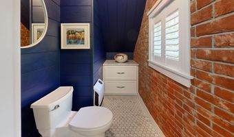 75 Court St, Belfast, ME 04915