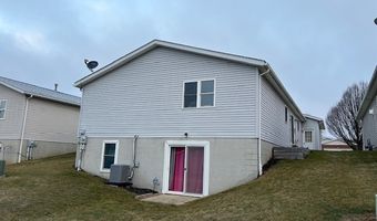 902 Carriage Ln, Wooster, OH 44691