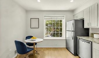 8 SANGAMORE Ct, Bethesda, MD 20816