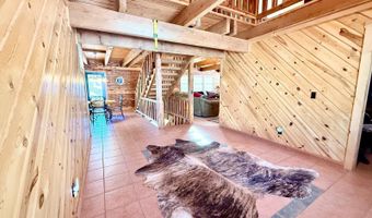 300 Round Up Ln, Bakersfield, MO 65609