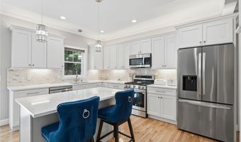 1 Cassidy Trl, Coventry, RI 02816