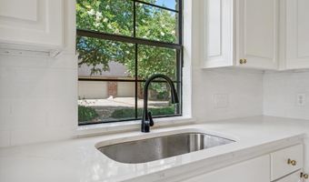 9832 S Vignes Lake Ave, Baton Rouge, LA 70817