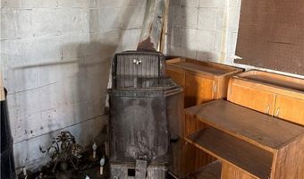 572 W Main St, Adena, OH 43901