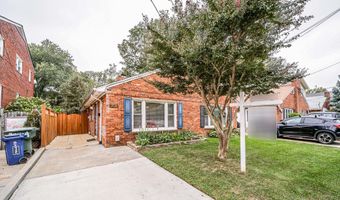 706 W GLEBE Rd, Alexandria, VA 22305