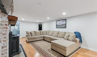 15 Birchwood Dr, Cumberland, RI 02864