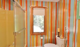 16 Hempstead Ave, Bangor, ME 04401