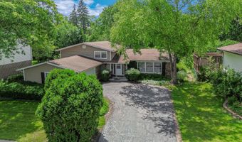 3010 N Kennicott Ave, Arlington Heights, IL 60004