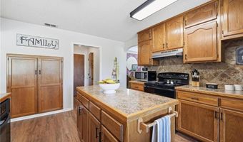 17274 Kansas Ave, Basehor, KS 66012