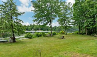 18 W Huntress Pond Rd, Barnstead, NH 03225