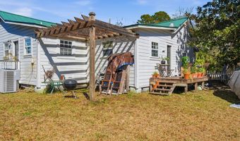 130 14th St, Apalachicola, FL 32320